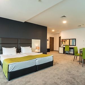 Deluxe Studio SPA access